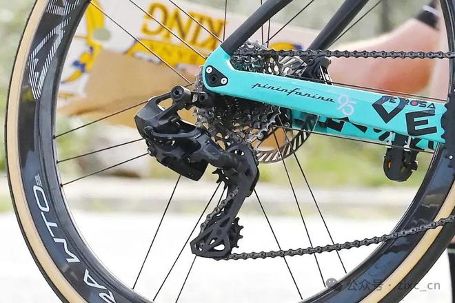拇指变速杆回归？Campagnolo 13速无线套件泄露为何